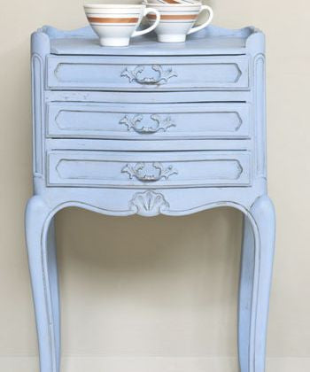 Table by Annie Sloan in Louis Blue Chalk Paint™.