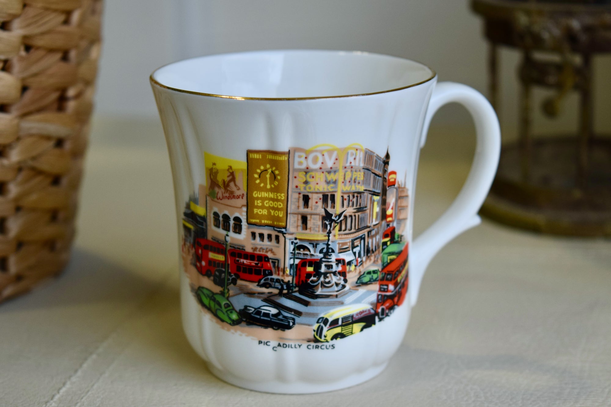 DIY Vintage Candle Kit - Piccadilly Circus Teacup