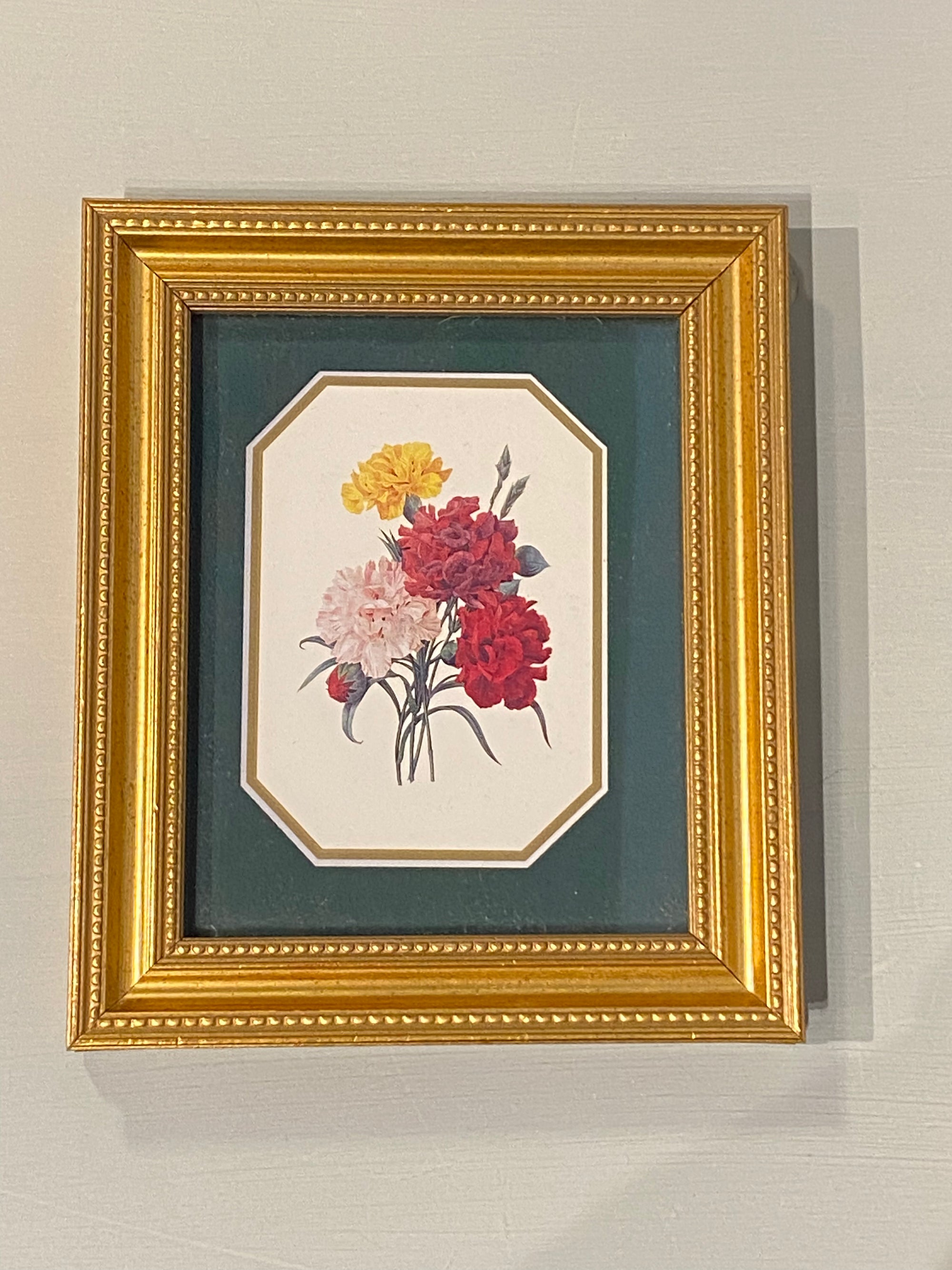 Small Floral Bouquet Art Print in Gold Frame