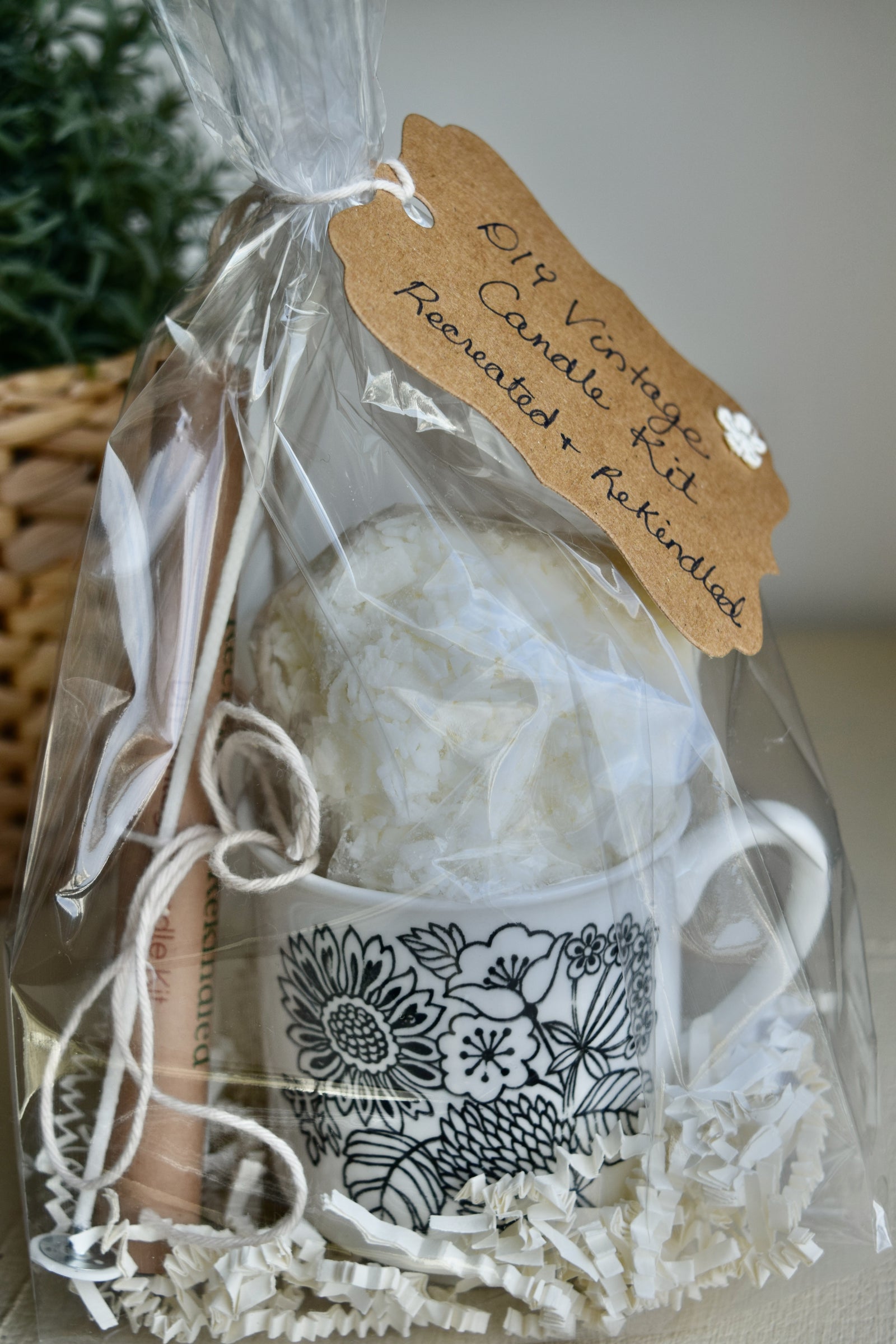 DIY Vintage Candle Kit - Retro Black and White Floral Cup