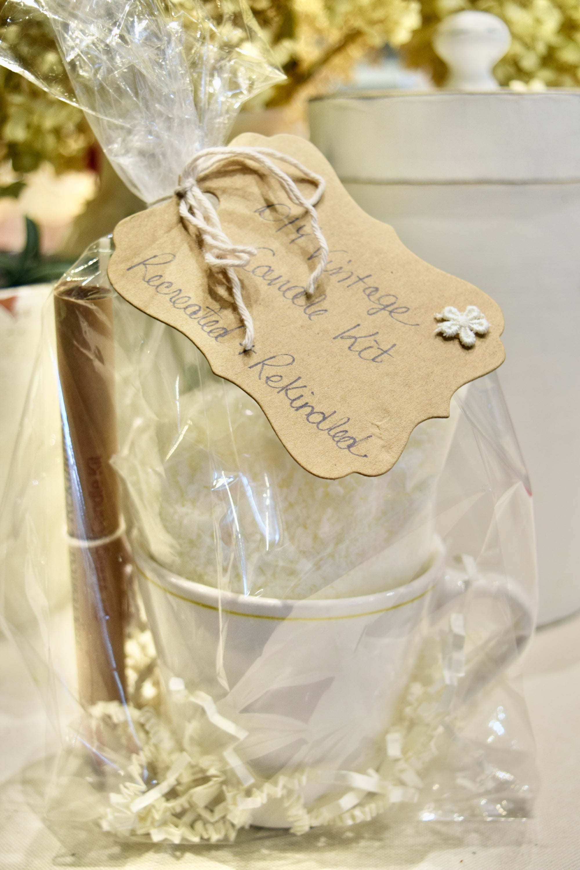 DIY Vintage Candle Kit - Gold Striped Teacup