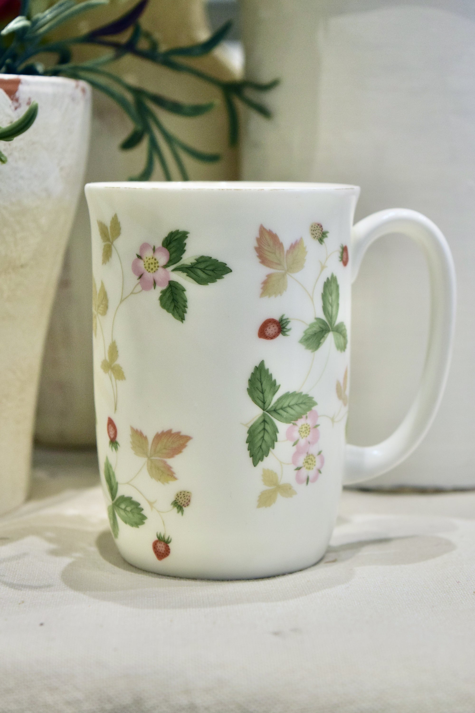 DIY Vintage Candle Kit - Strawberry Leaf Mug
