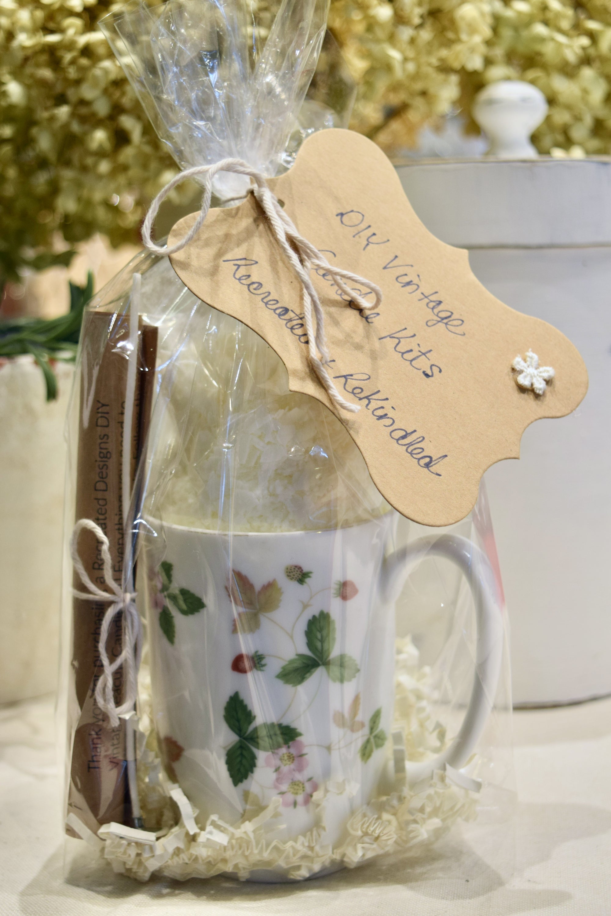 DIY Vintage Candle Kit - Strawberry Leaf Mug