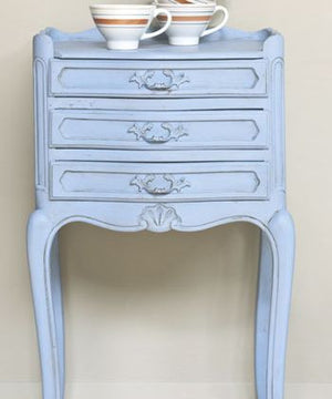 Table by Annie Sloan in Louis Blue Chalk Paint™.