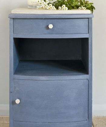 Table by Annie Sloan in Old Violet Chalk Paint™.